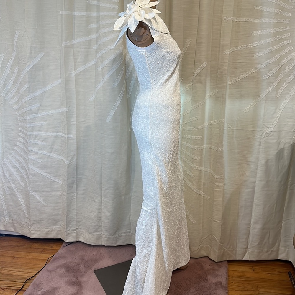 Chiara Boni Keila Metallic One Shoulder Gown - Picture 8 of 12